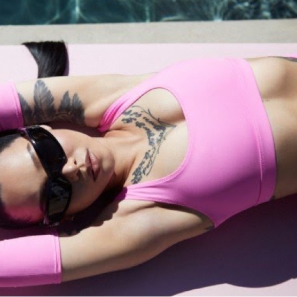 Skims SIGNATURE SWIM TANK BIKINI TOP NWT Sz Small Color Light Pink - Picture 3 of 7